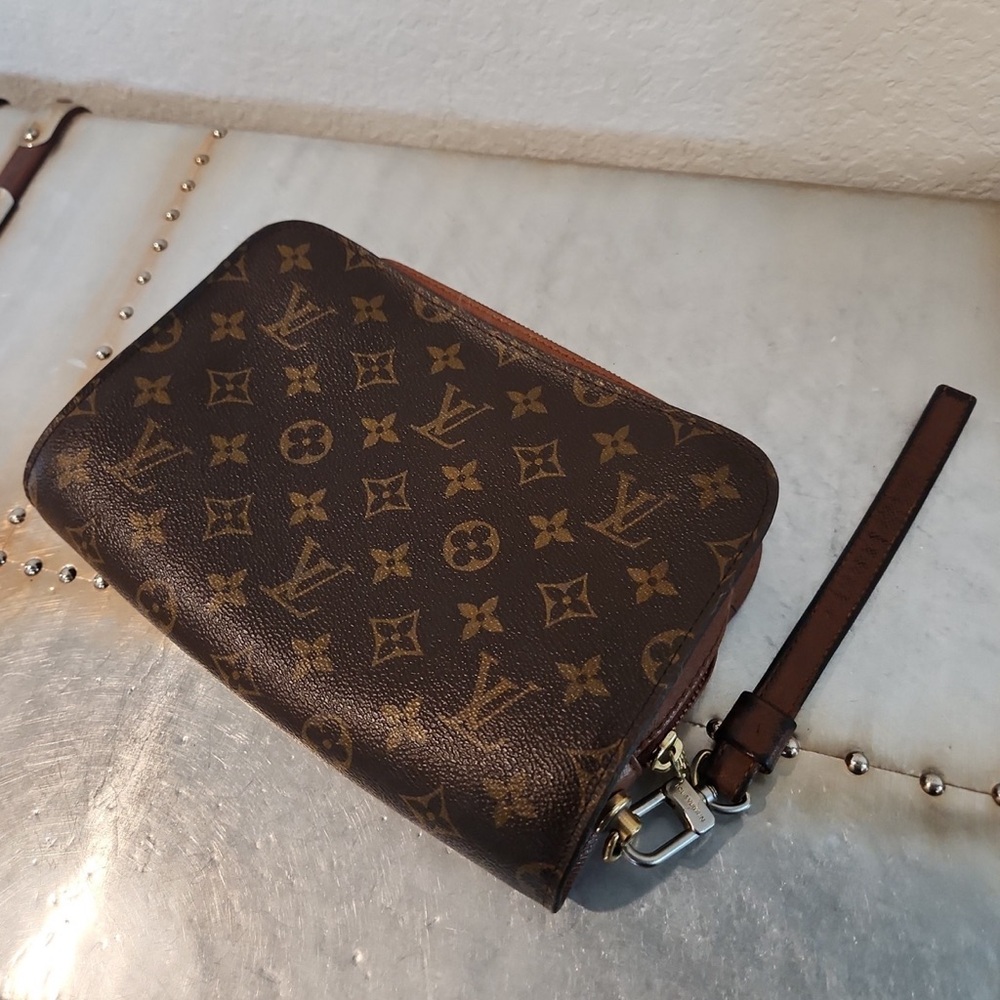 LOUIS VUITTON
Monogram Orsay Clutch Handbag
Pre-Loved💕 - Picture 3 of 12